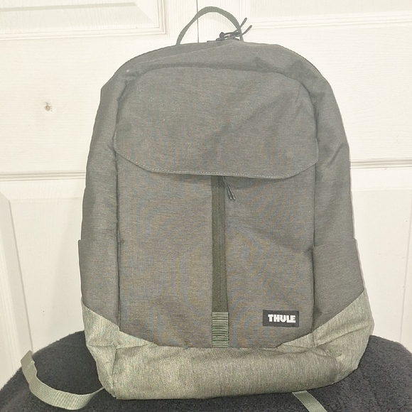 Thule Leeds Olive Backpack Laptop Case - Picture 1 of 10